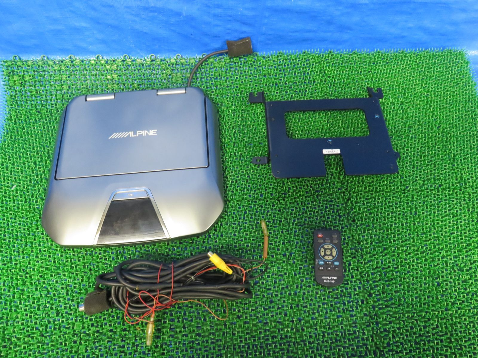 アルパイン/ALPINE フリップダウンモニター TMX-R3000 10.2インチ/取説・リモコン付 アルパイン フリップダウンモニター TMX-R3000S アルパイン ALPINE