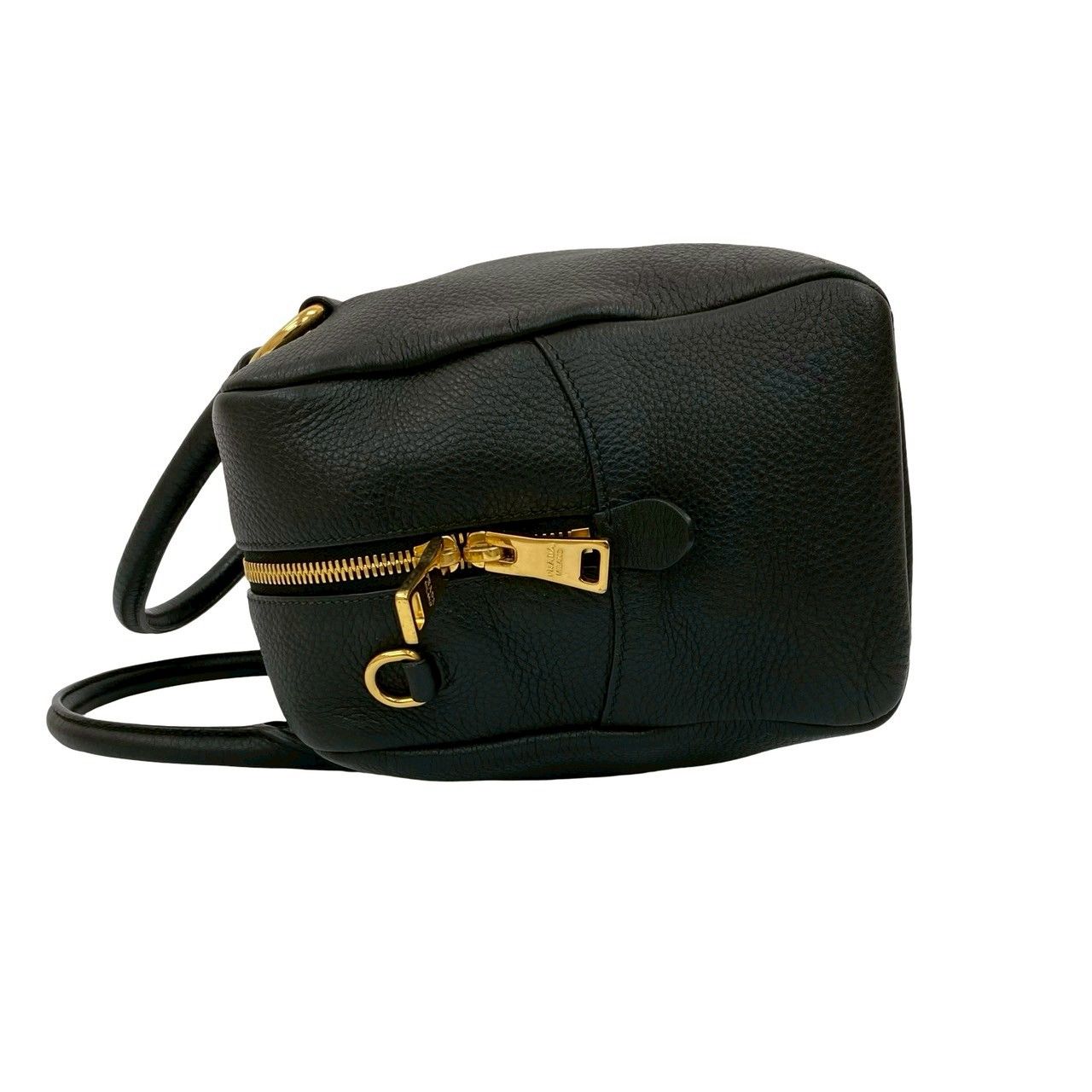 【美品】プラダ　ショルダーバッグ　金ロゴ　ヴィッテロダイノ　黒 極 美品 PRADA プラダ ロゴ 金具 ヴィッテロダイノ レザー 本革