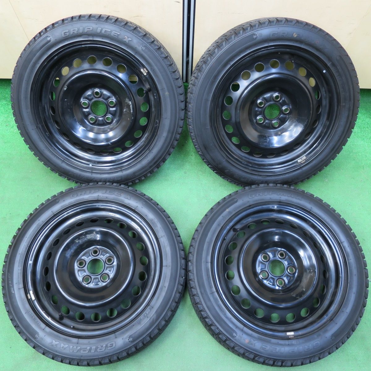 送料無料* バリ溝！23年！9分☆ラクティス 等 175/60R16 スタッドレス 