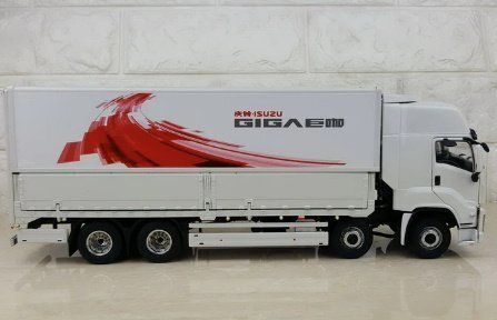 いすゞGIGA4×2 1 32スケールダイキャスト1PCE 合金製 模型車 ミニ トラック ホビー ディスプレイ 装飾