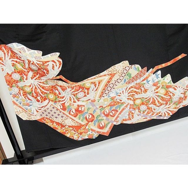 正絹　フルセット　正絹比翼付き　吉祥柄　高級黒留袖 黒留袖 正絹 比翼 一越 鳳凰に菊他吉祥柄 159cm前後ベストサイズ