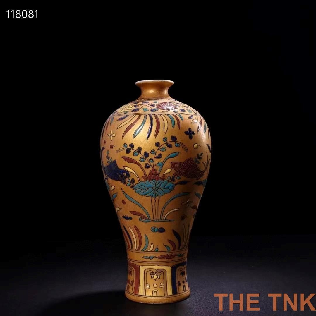 中国古美術・稀有品・純手描き金粉彩陶瓷花瓶・黑檀木箱付き・観賞瓶・文房具・時代物 中国古美術・稀有品・純手描き金粉彩陶瓷花瓶・黑檀木箱付き・観賞瓶