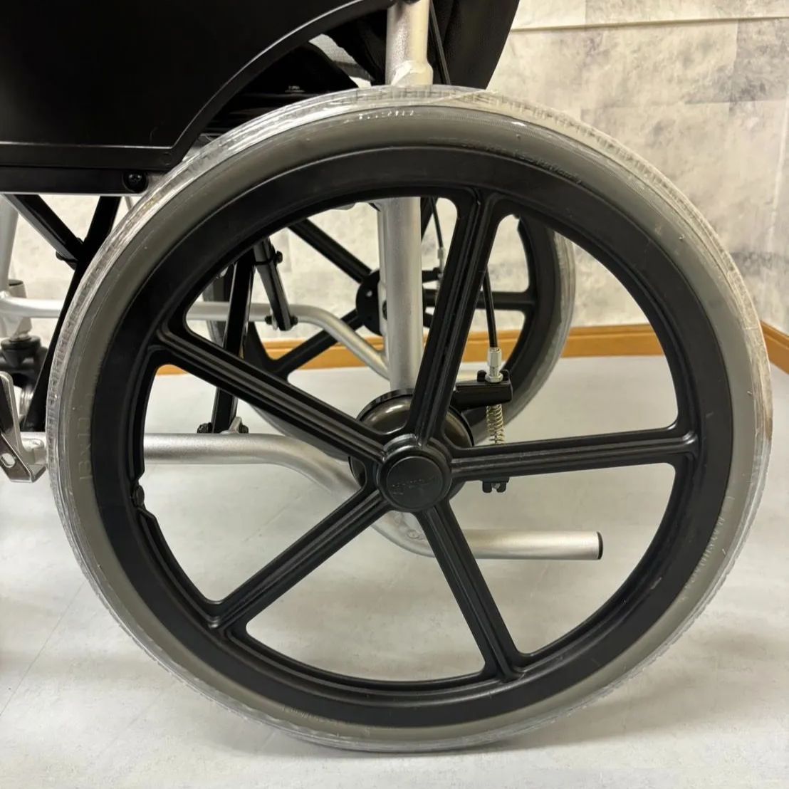 アルミ製介助式車椅子 松永製作所