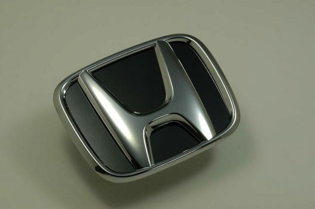 ＲＮ６　ストリーム　リア用アクセントプレート鏡面ブラック　　　INVENTER/grow/ステンレス/エンブレム/車パーツ