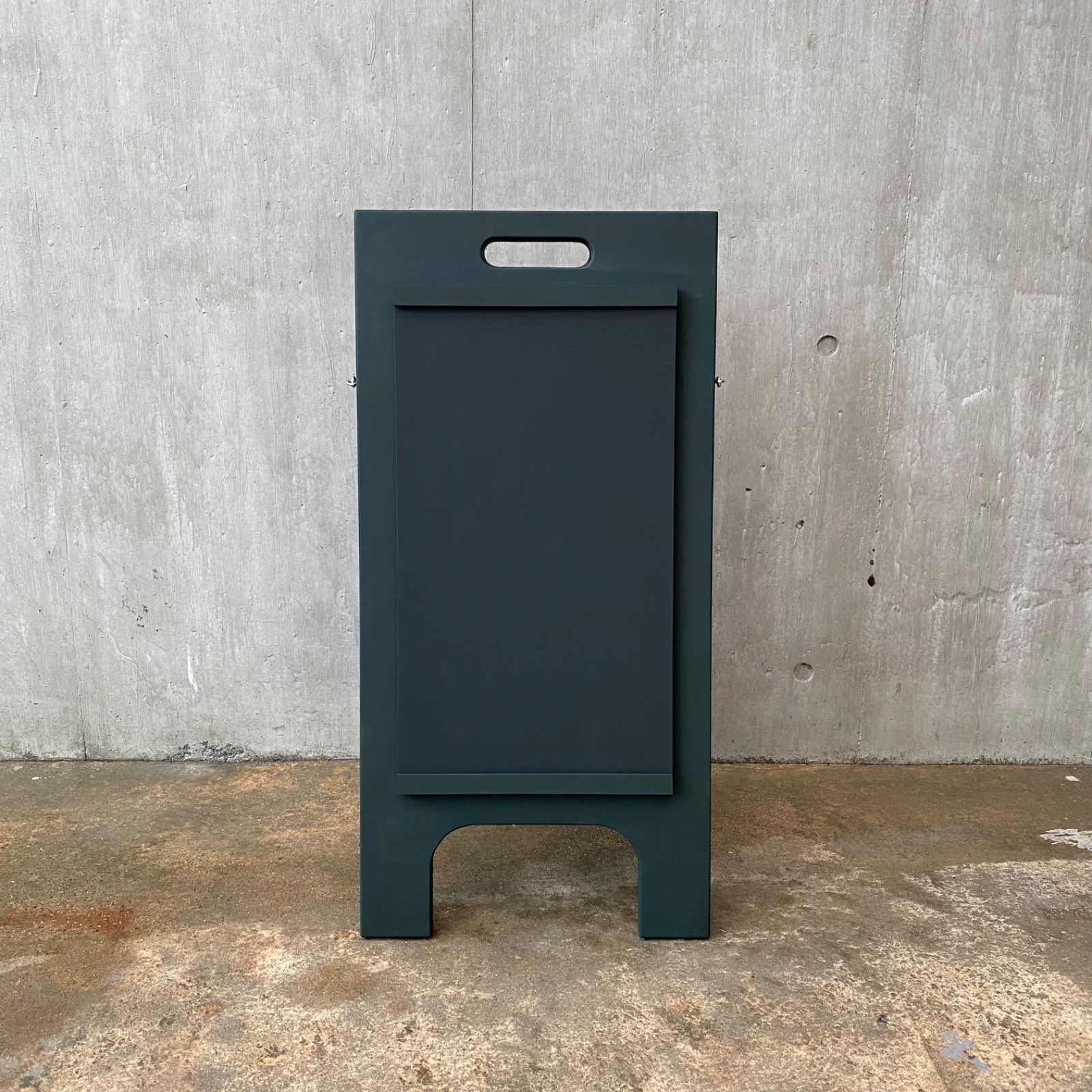 黒板塗料の立看板(板付) 24mm合板 (高さ82cm幅38cm) - メルカリ