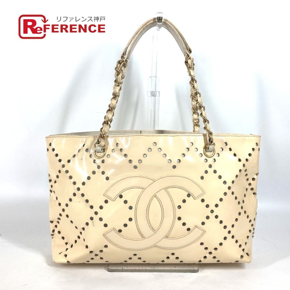 CHANEL シャネル ショルダーバッグ CC ロゴ パンチング エナメル 