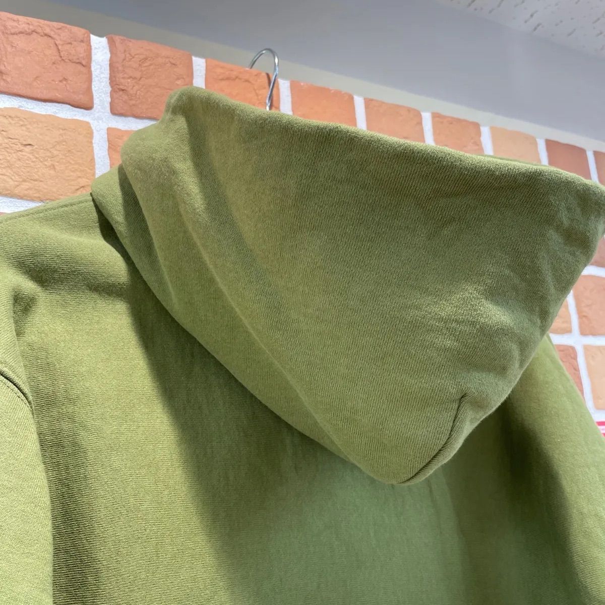 美品 HUF ハフ スエットパーカー カーキ Mサイズ フーディー 美品 HUF ハフ スエットパーカー カーキ Mサイズ フーディー