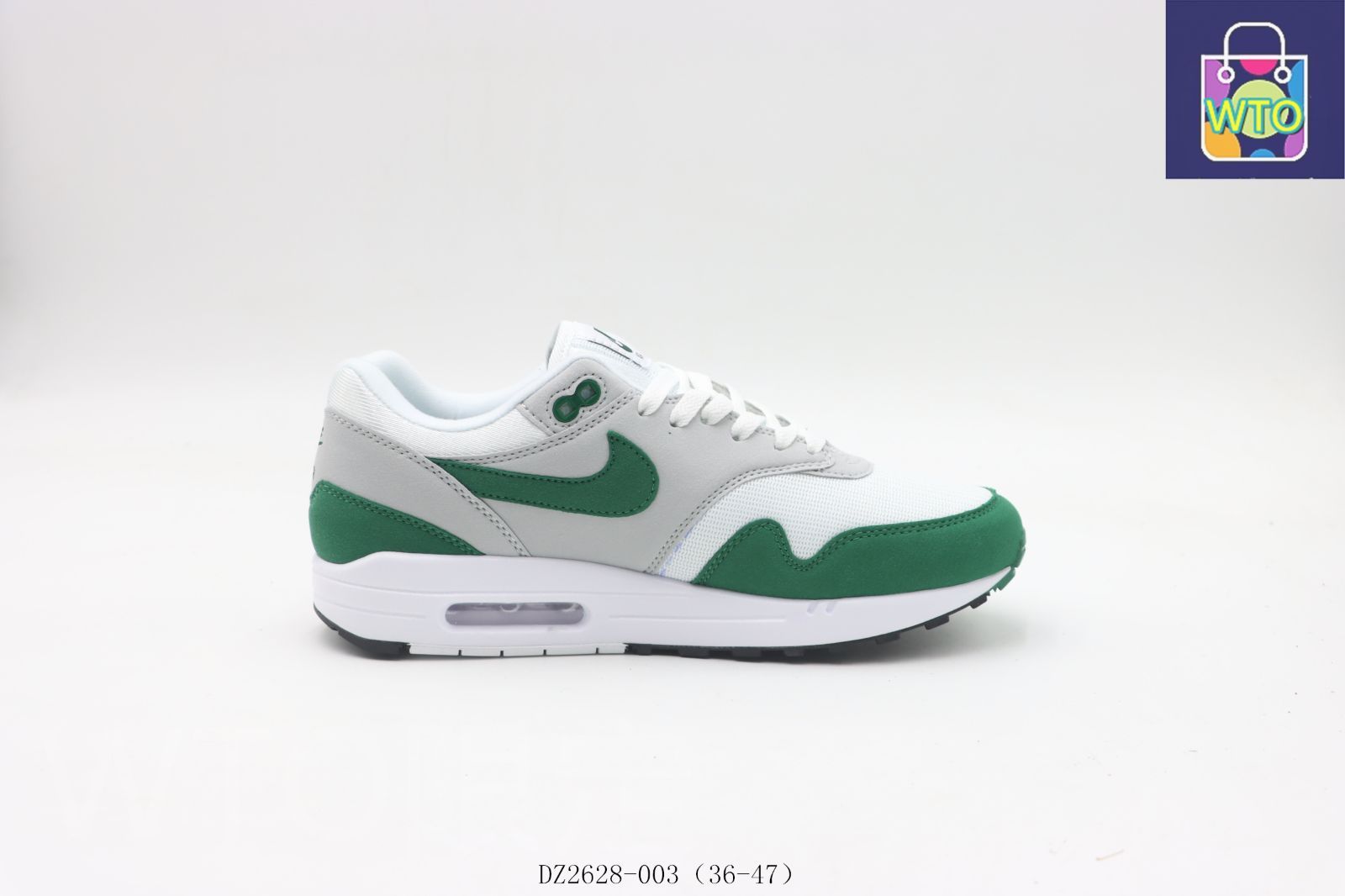 今日 ナイキ ランニングシューズ 白グレーグリーン DZ2628 - 003