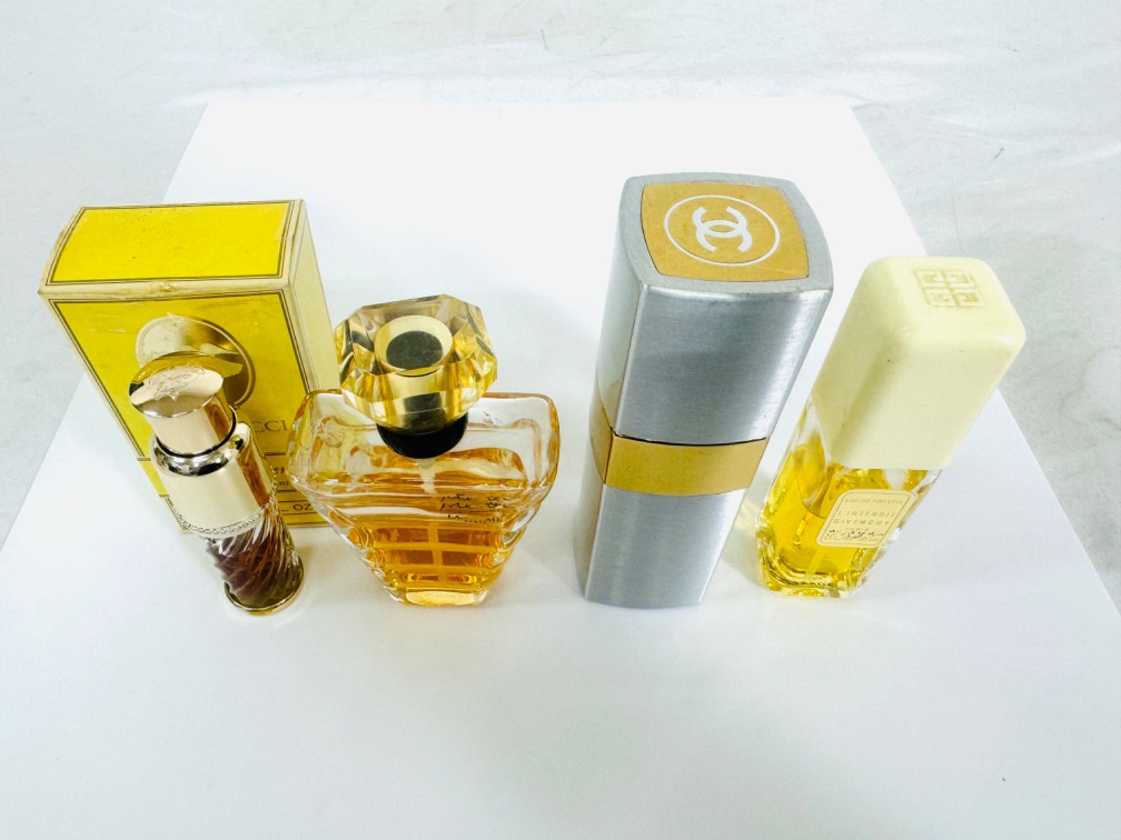 香水　4点セット　NINARICCI      LANCOME       CHANEL N°19       GIVENCHY      7ml      30ml      50ml     az MID