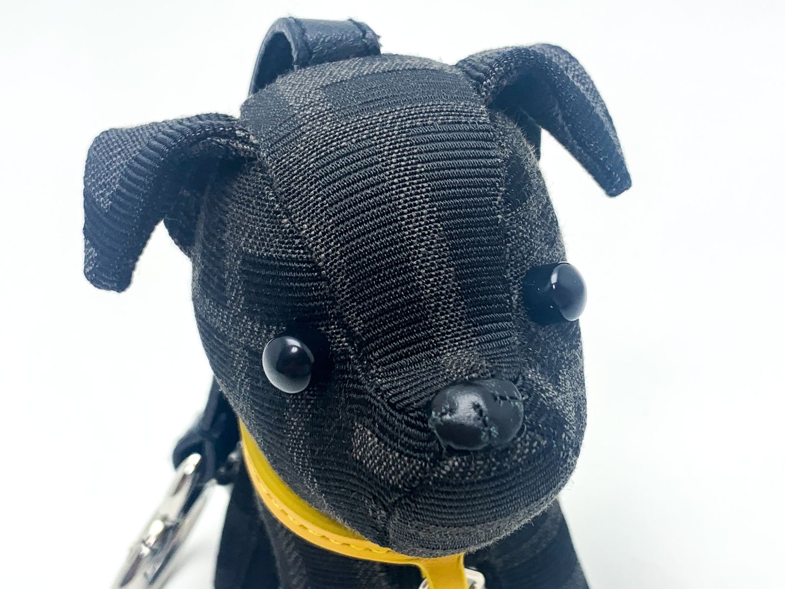 FENDI フェンディ イヌ ドッグ 犬モチーフ FFジャガード ITO