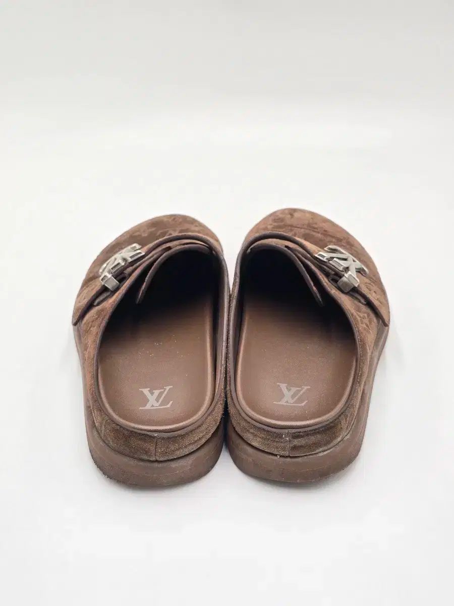 LOUIS VUITTON モノグラム　ミュールパンプス ルイ・ヴィトン新作シューズ、“モノグラム・パターン”の厚底サンダル