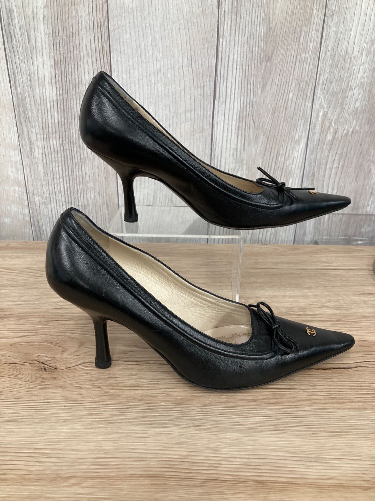 CHANEL シャネルヴィンテージ　ブラックパンプス　サイズ36 Vtg Sz36 CHANEL Kitten Heels, Made in Italy, Black Pointed