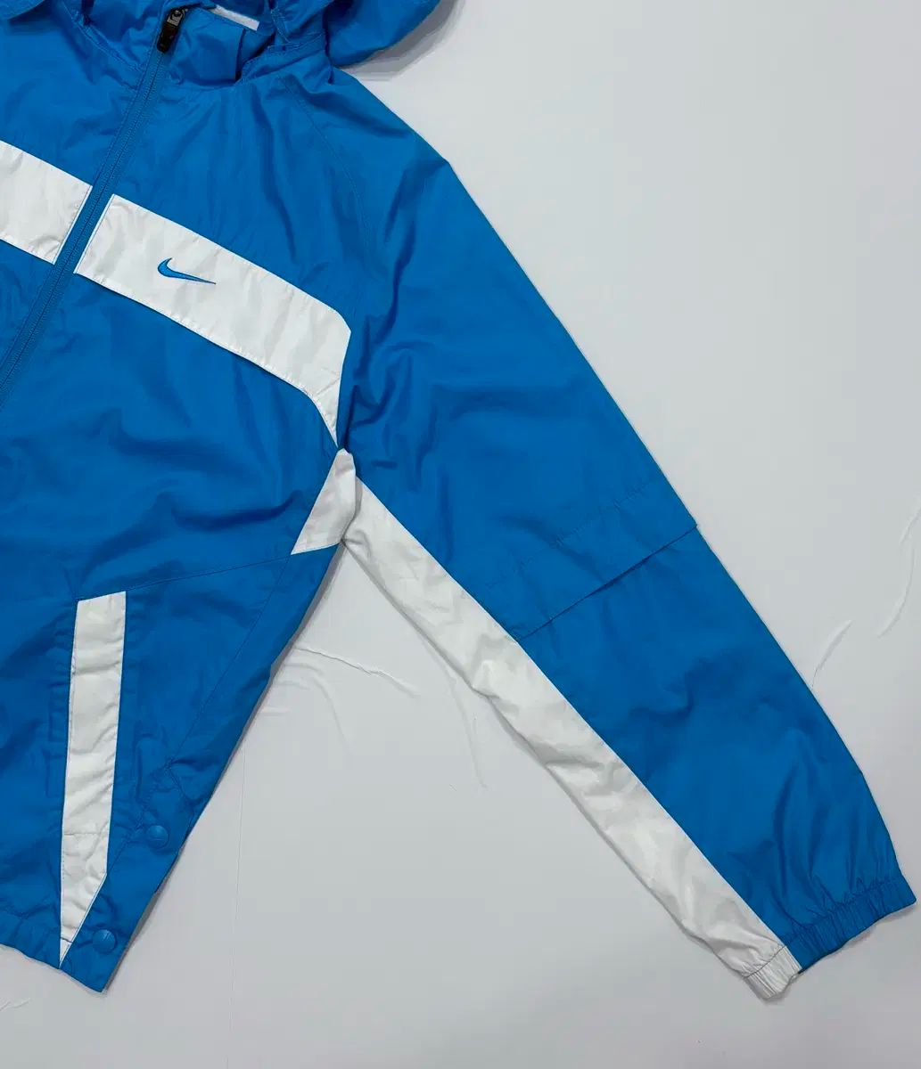 必須アイテム NIKE ナイキ スウッシュ スカイブルー ウィンドブレーカー WWW_NOITHATQUANGTHANH_NET
