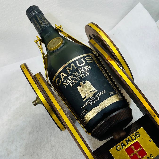 【古酒砲台付きセット】カミュ ナポレオン エクストラ 砲台台座付き CAMUS カミュ ナポレオン 700ml 40度 コニャック ブランデー 古酒 砲台