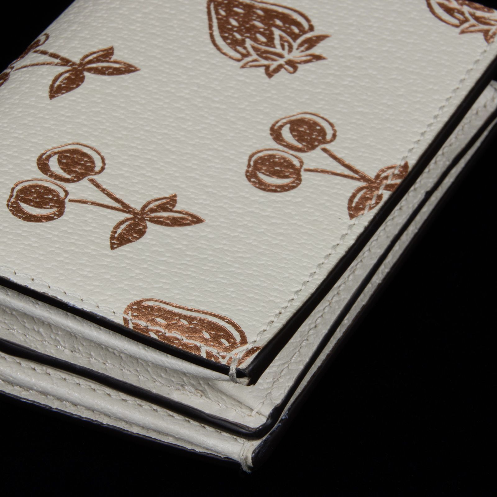 本物 送料無料 グッチ 短財布 二つ折り財布 レディース 2020年春夏限定