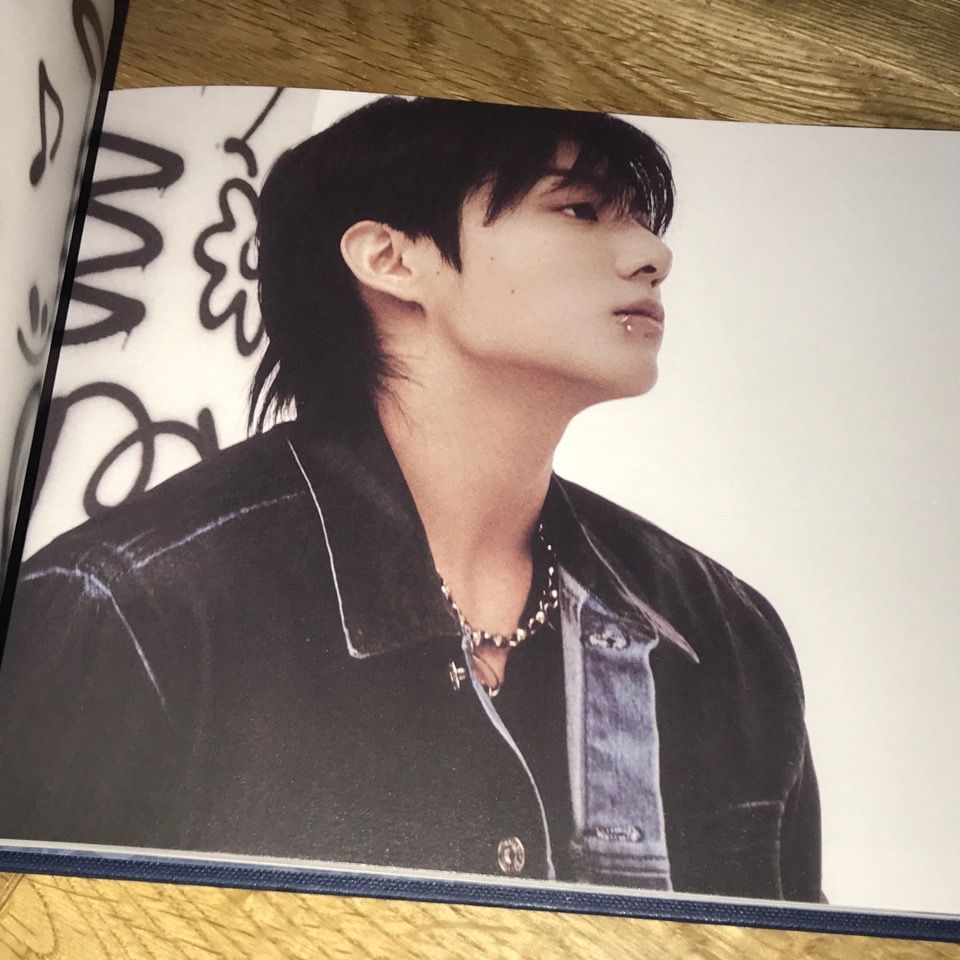ジョングク(BTS) 直筆サイン「GOLDEN」SUBSTANCE ver.CD Jung Kook (BTS) - GOLDEN[SUBSTANCE] - Amazon.com Music