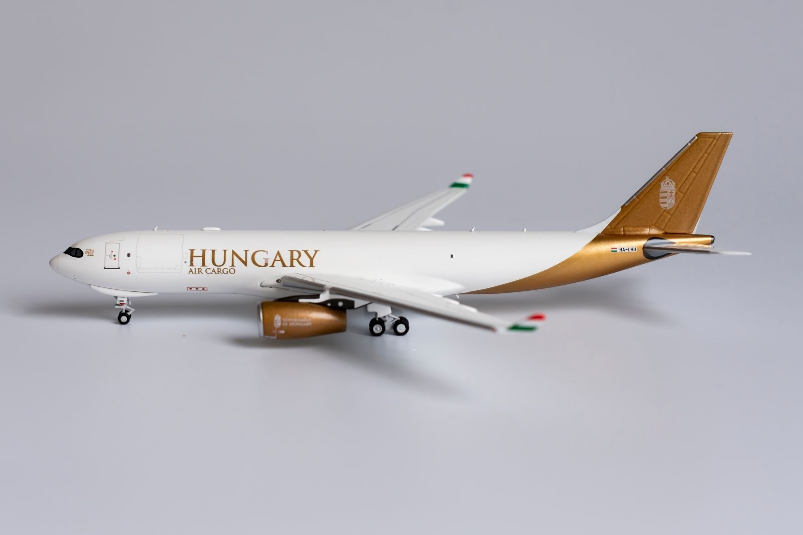 専門ショップ ハンガリーエアカーゴ NGmodel A330-200F 1/400 HA-LHU 