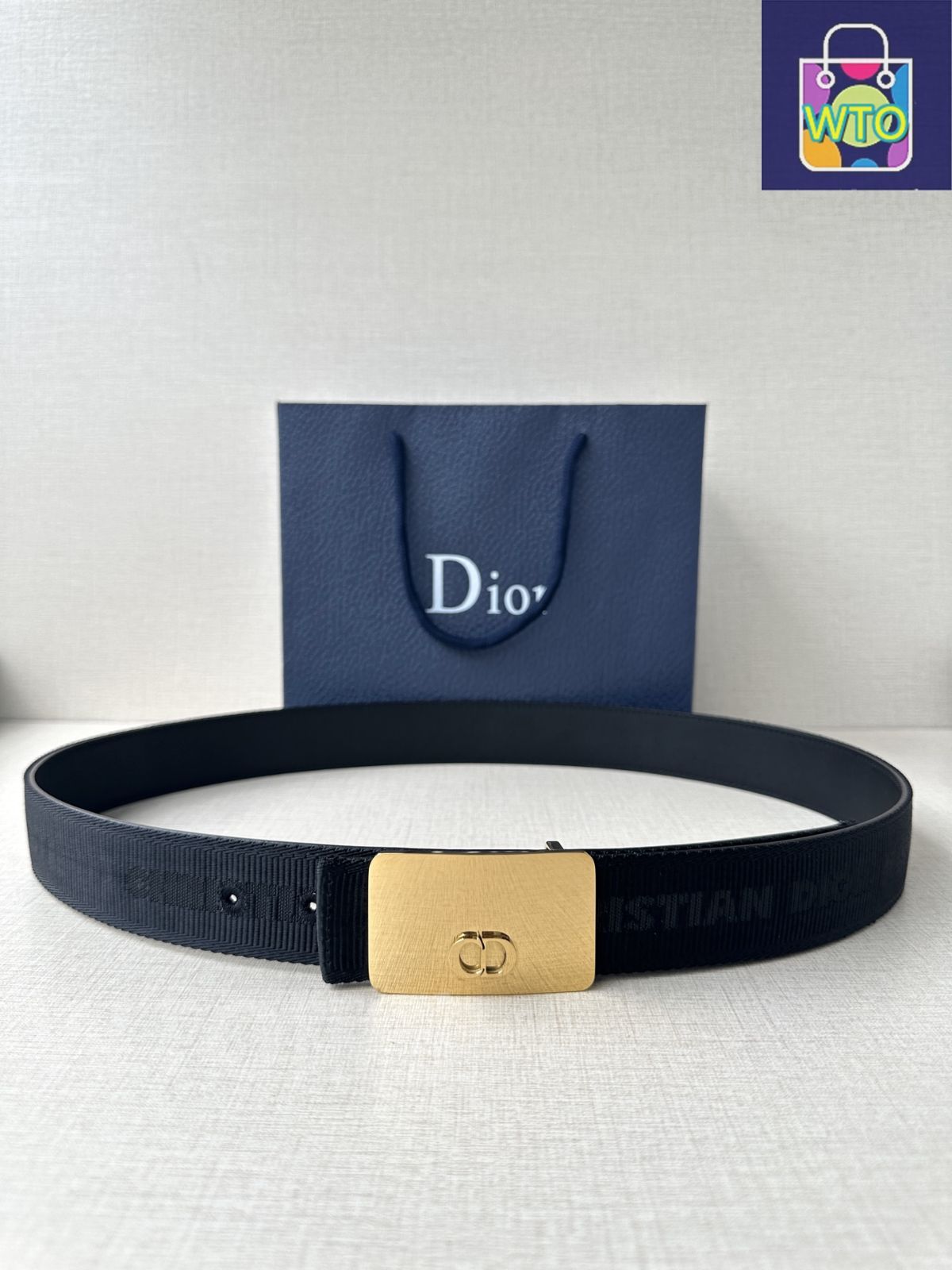 Dior メタルベルトバックル イタリア製　CDロゴ CD Icon Belt Buckle Gold-Finish Brass, 35 MM | DIOR