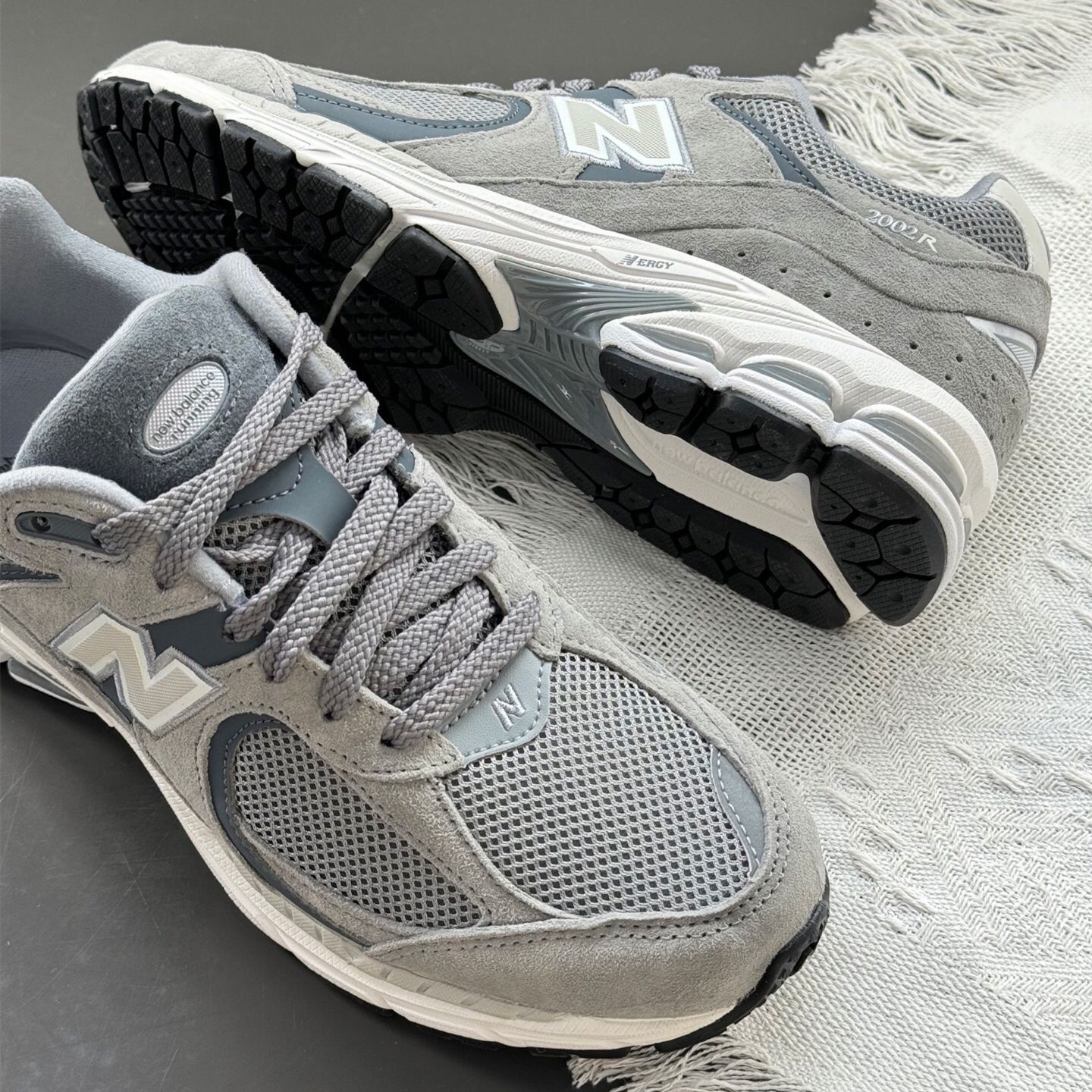 ニューバランス New Balance M2002RST グレー