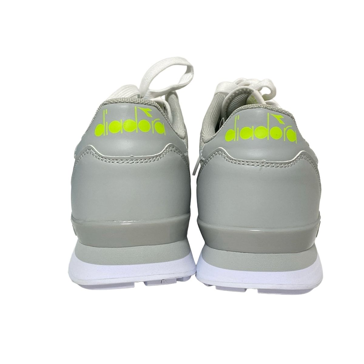 新品未使用箱付ディアドラdiadoraスニーカー27センチ DIADORA(ディアドラ) スニーカー 27 メンズ新品同様 - グレー×白