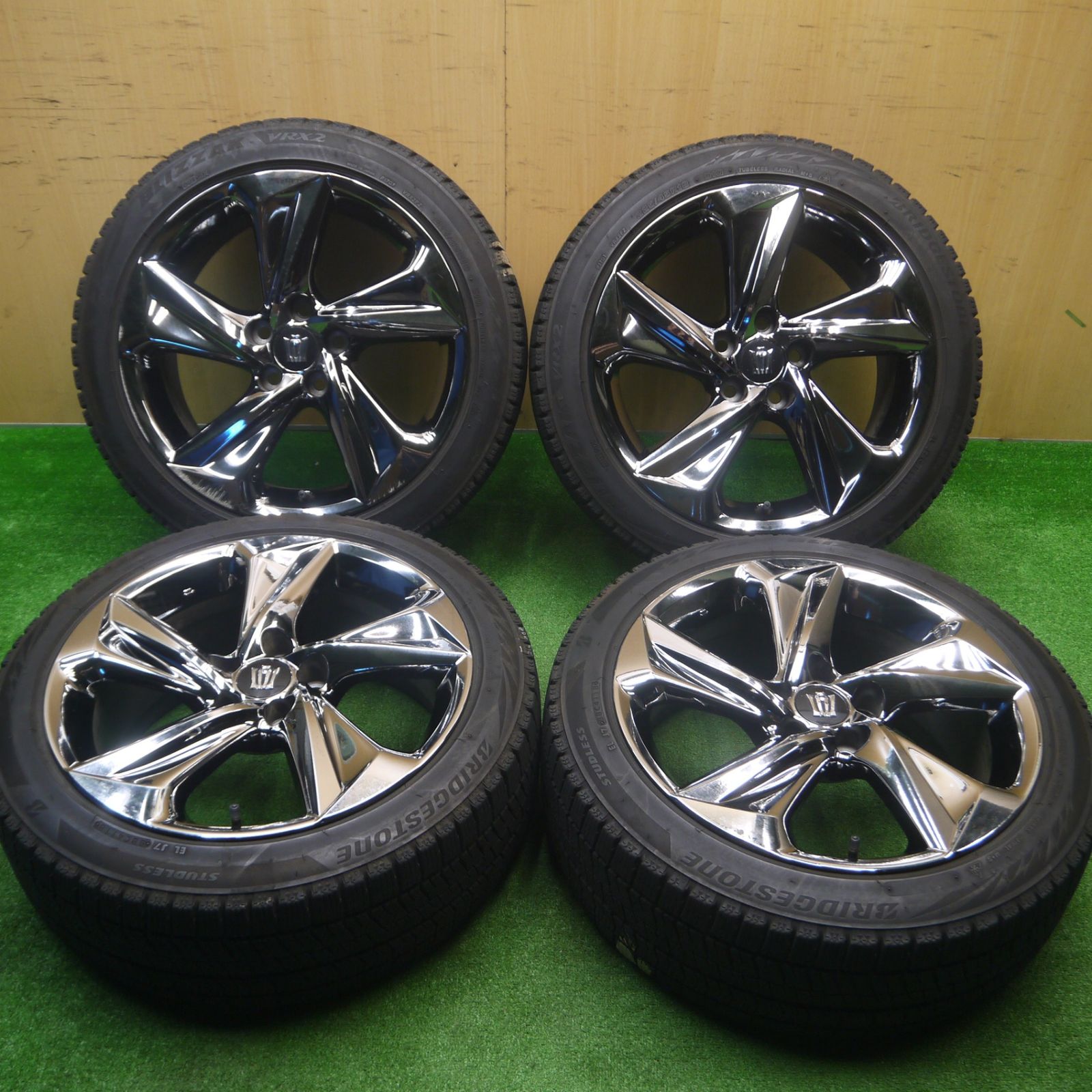 [送料無料] 4本価格トヨタ 220系 クラウン RS アドバンス 純正 225/45R18 スタッドレス ブリヂストン ブリザック VRX2 PCD114.3/5H4092701Hス