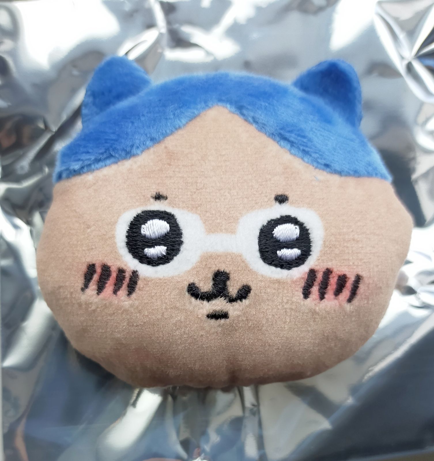 ちいかわ観光なかよしぬいぐるみバッジ ノベルティハチワレ