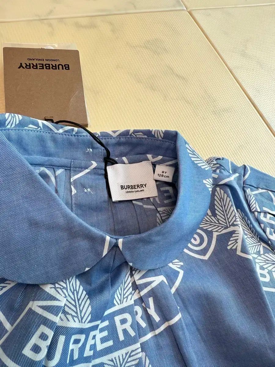 新品 バーバリー チルドレン シャツ 8Y 120〜130cm チルドレンズ