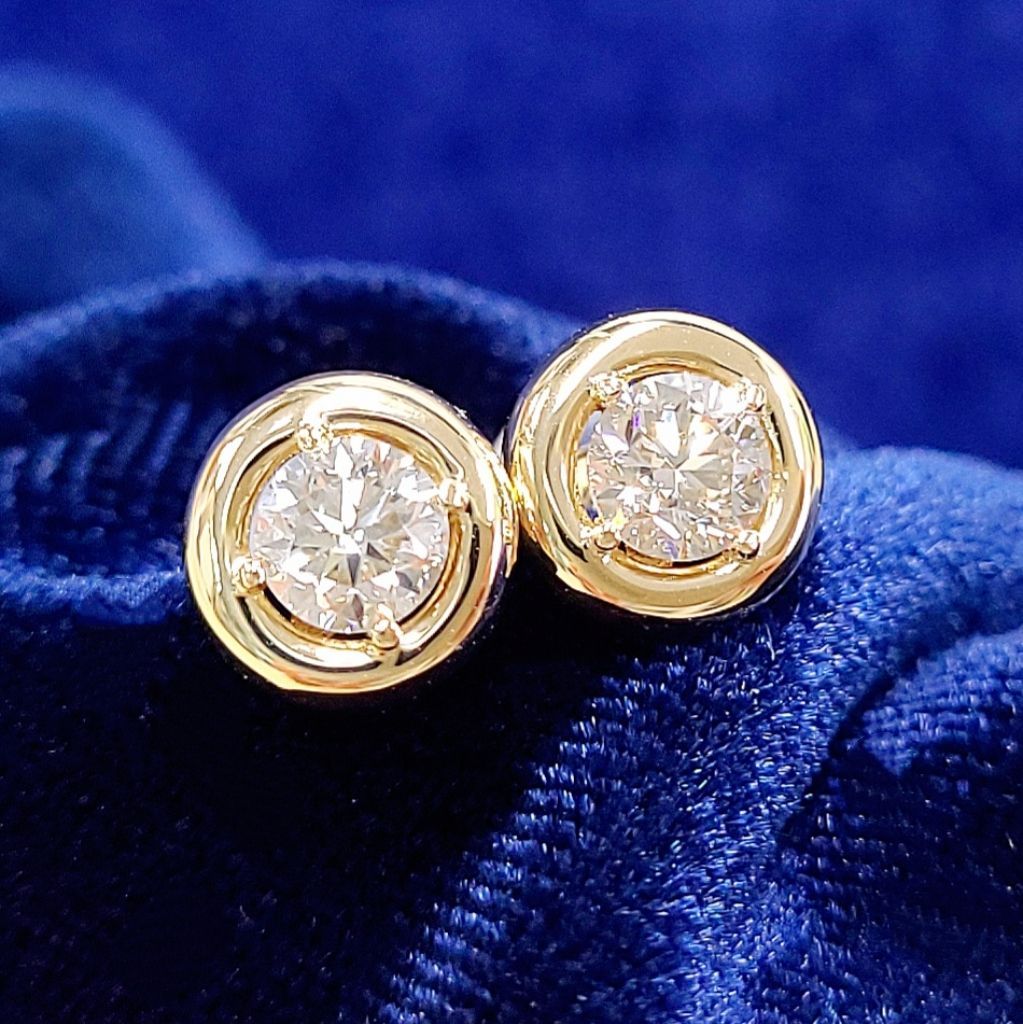 大人気！まるで3ct ！ダイヤモンド K18 フクリン留めセッティング ピアス 大人気！まるで3ct ！ダイヤモンド K18 フクリン留め