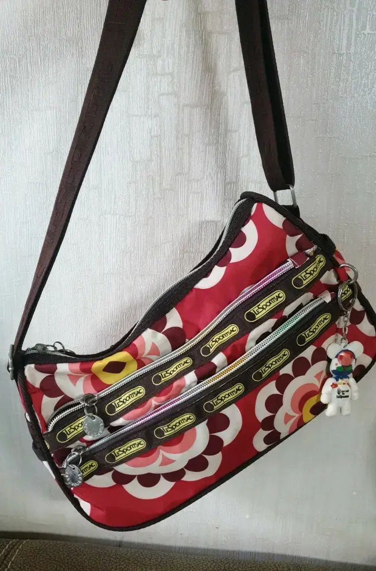 LeSportsac ＆ tokidoki 版 コラボ クロスボディバッグ キーリング
