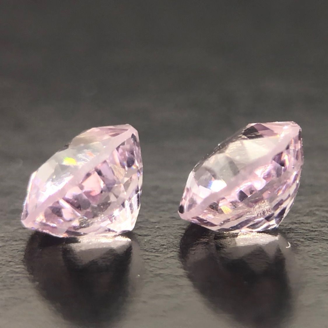 天然 非加熱 スピネル ルース ペア for ピアス 合計1.25ct フレッシュピンク - メルカリ