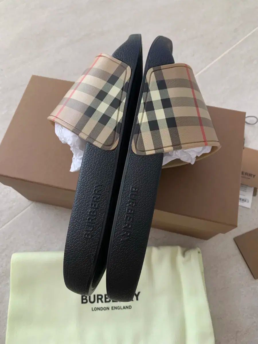 37 サンダル