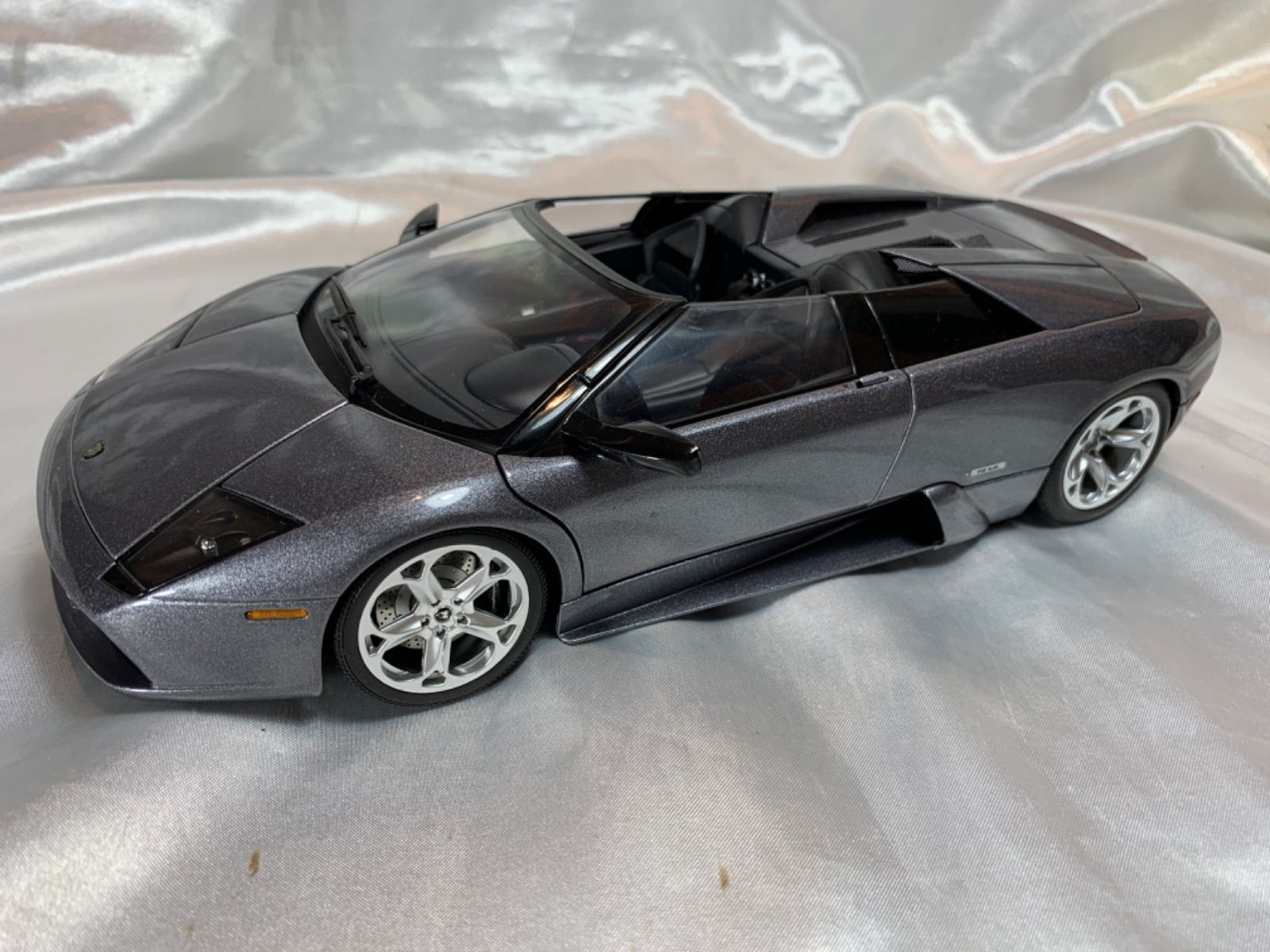 オートアート　1/18 ランボルギーニ ムルシエラゴ SV LP670-4 オートアート 1/18 ランボルギーニ ムルシエラゴ LP670-4 SV