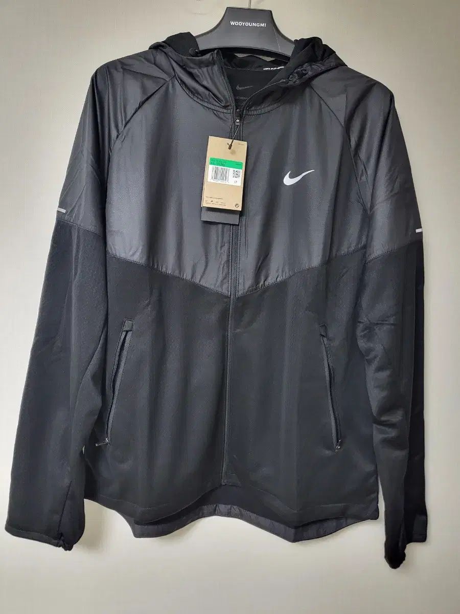 【雷市場（ポンジャン）商品韓国直送】 XL Nike(ナイキ） 球体 メイラー サーマ フィット 撥水 ランニング ジャケット FZ1112 ー 01