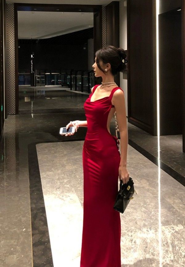 セクシーバックリボン真っ赤なロングドレスパーティーにぴったり