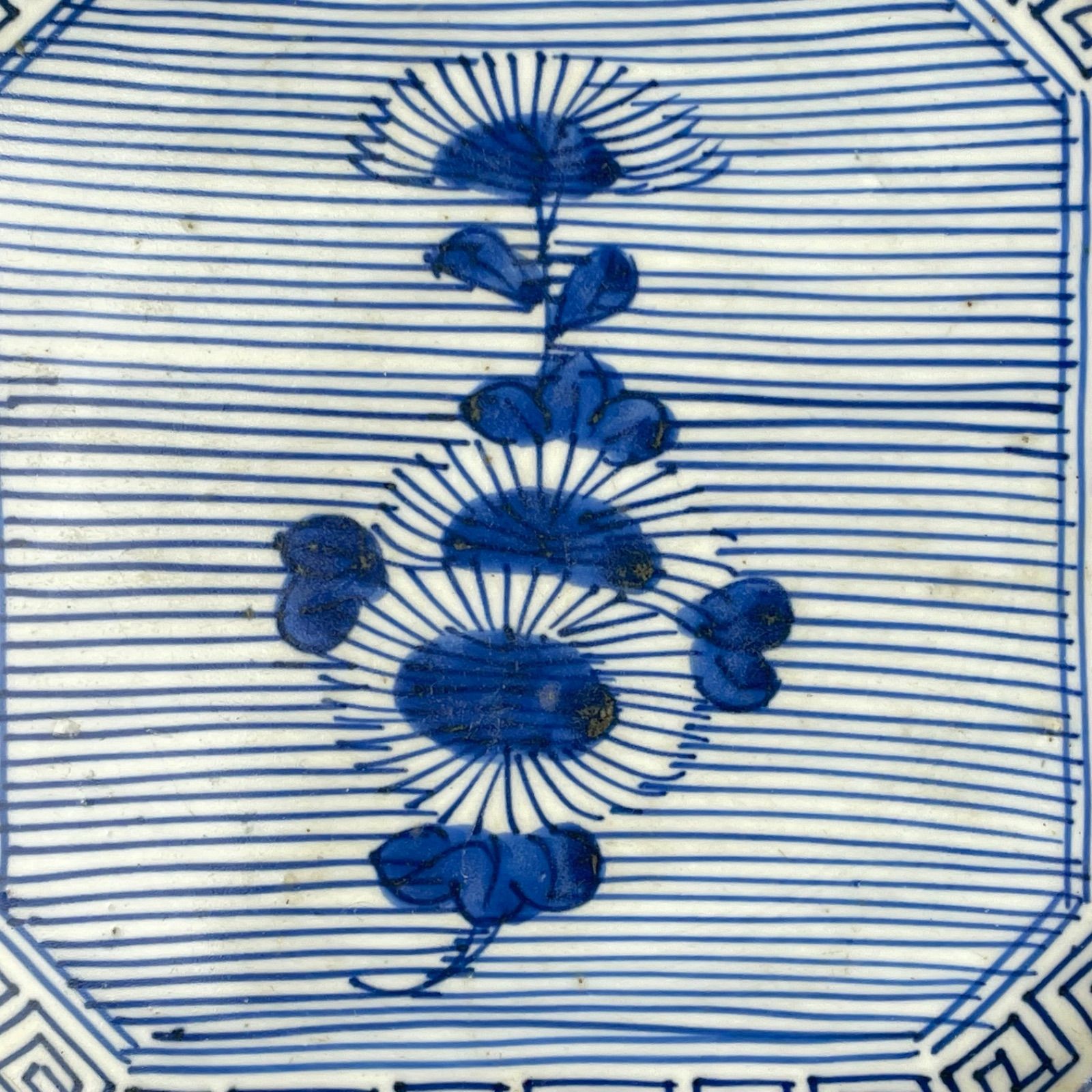 590 染付 菊 花 古伊万里 伊万里焼 骨董 アンティーク 角皿