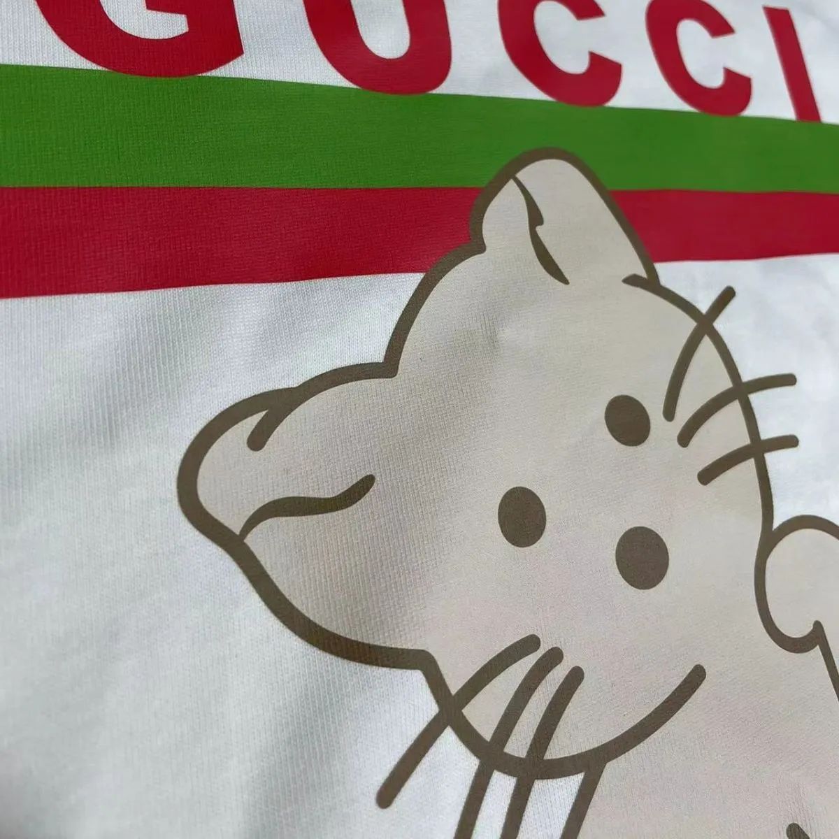 未使用 グッチ GUCCI Tシャツ メンズ 猫 刺繍 - メルカリ