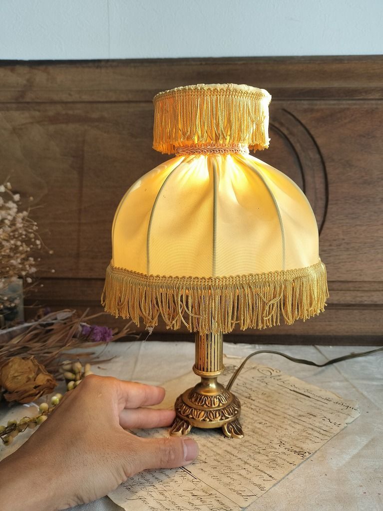 装飾付き 卓上ランプ