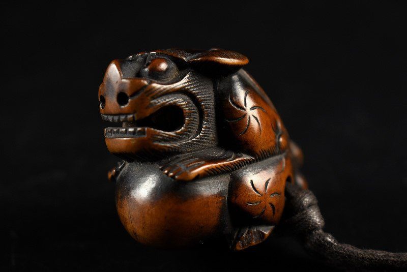 木製 提物 根付 友一銘 獅子頭 彫刻 木彫【MA901】 木製 提物 根付 友一銘 獅子頭 彫刻 木彫【MA901】 - メルカリ