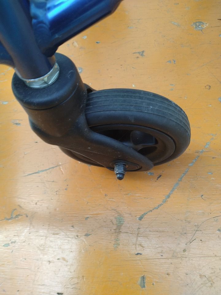 一部地域を除く ミキ軽量車いす