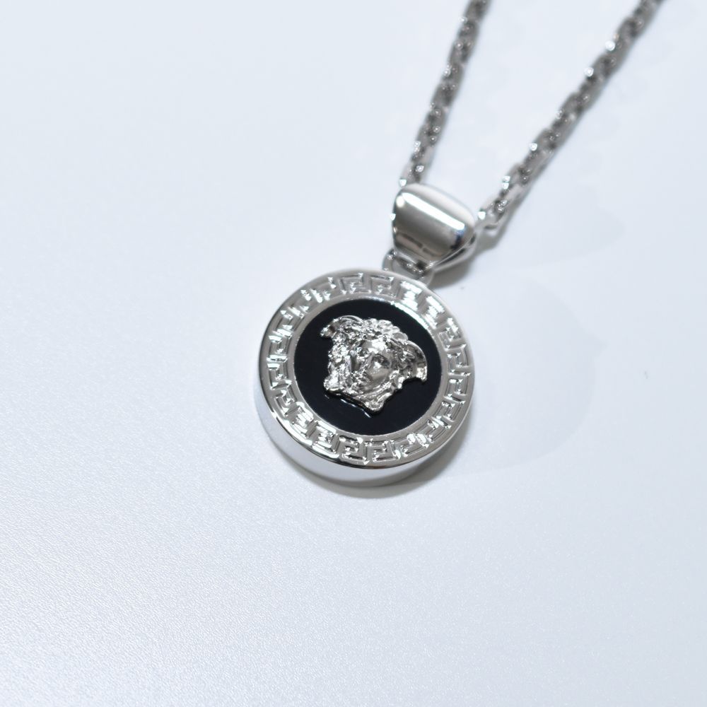 【国内即発】VERSACE レジンメデューサ ペンダント ネックレス 楽天市場】ヴェルサーチ ネックレス ブランド レディース レジン