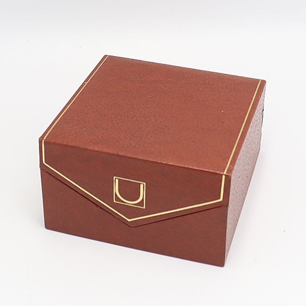 良品 ユニバーサルジュネーブ 空箱 腕時計用 茶/ブラウン 良品 ユニバーサルジュネーブ 空箱 腕時計用 茶/ブラウン
