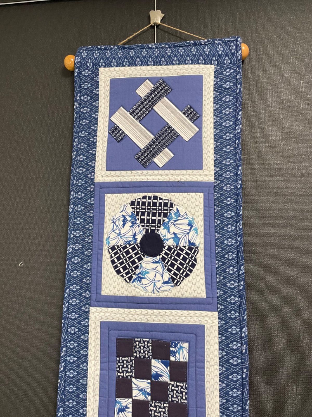 ハンドメイド　パッチワーク　着物リメイク　マルチカバー or タペストリー デニムと着物リメイクパッチワークマルチカバー4点セット - メルカリ