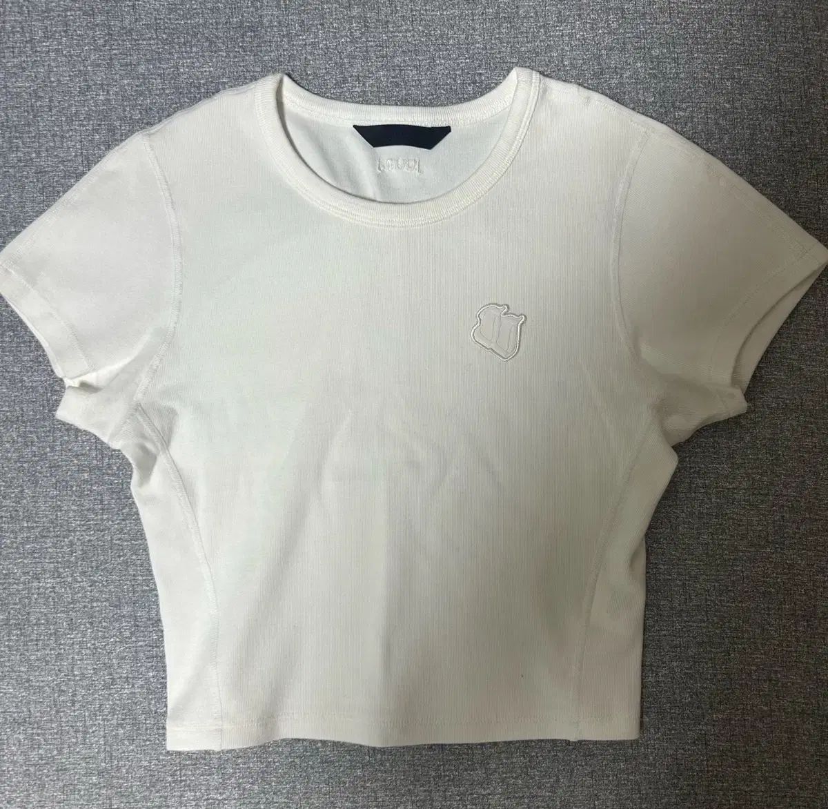 June.J ジュンジー 半袖Tシャツ - 品-