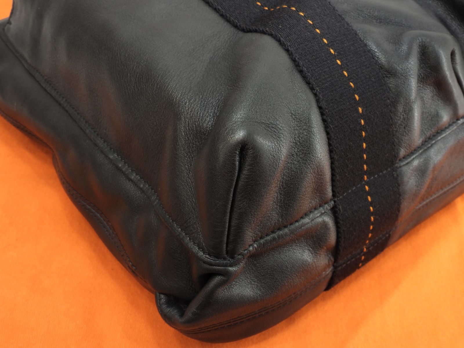 クロスボディバッグ ハンドバッグ