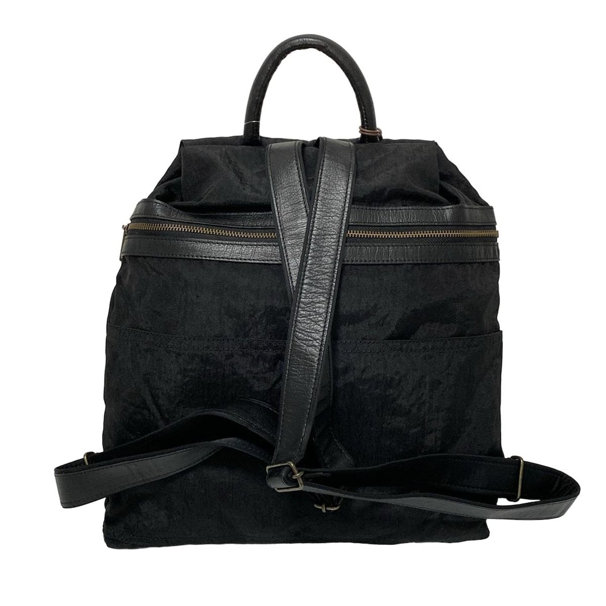 イビサ　チャーム付き　型押しレザー　ナイロン　バックパック　リュック イビサ チャーム付き 型押しレザー ナイロン バックパック リュック