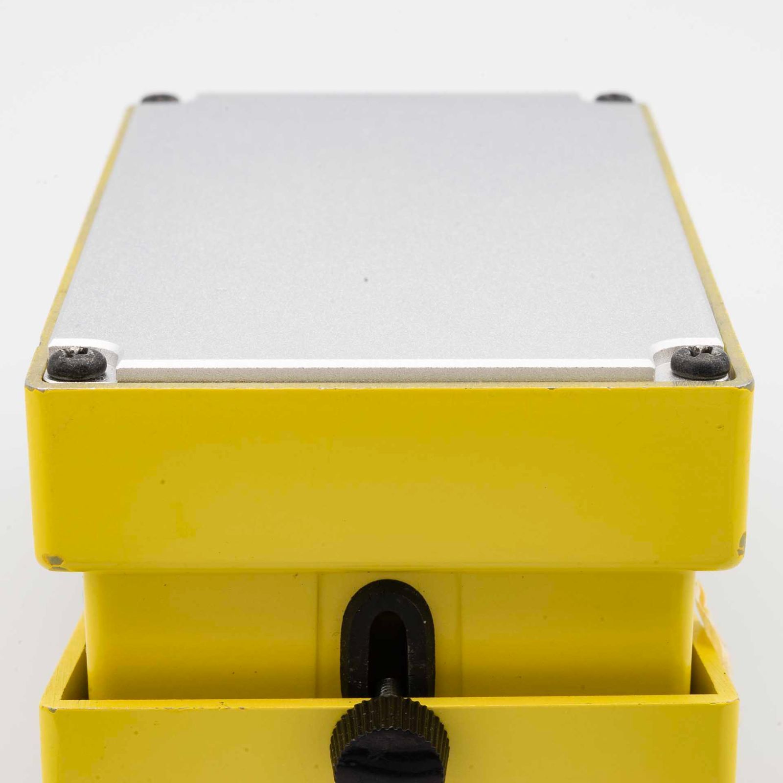 エフェクター マジックテープ固定用 アンダープレート BOSS