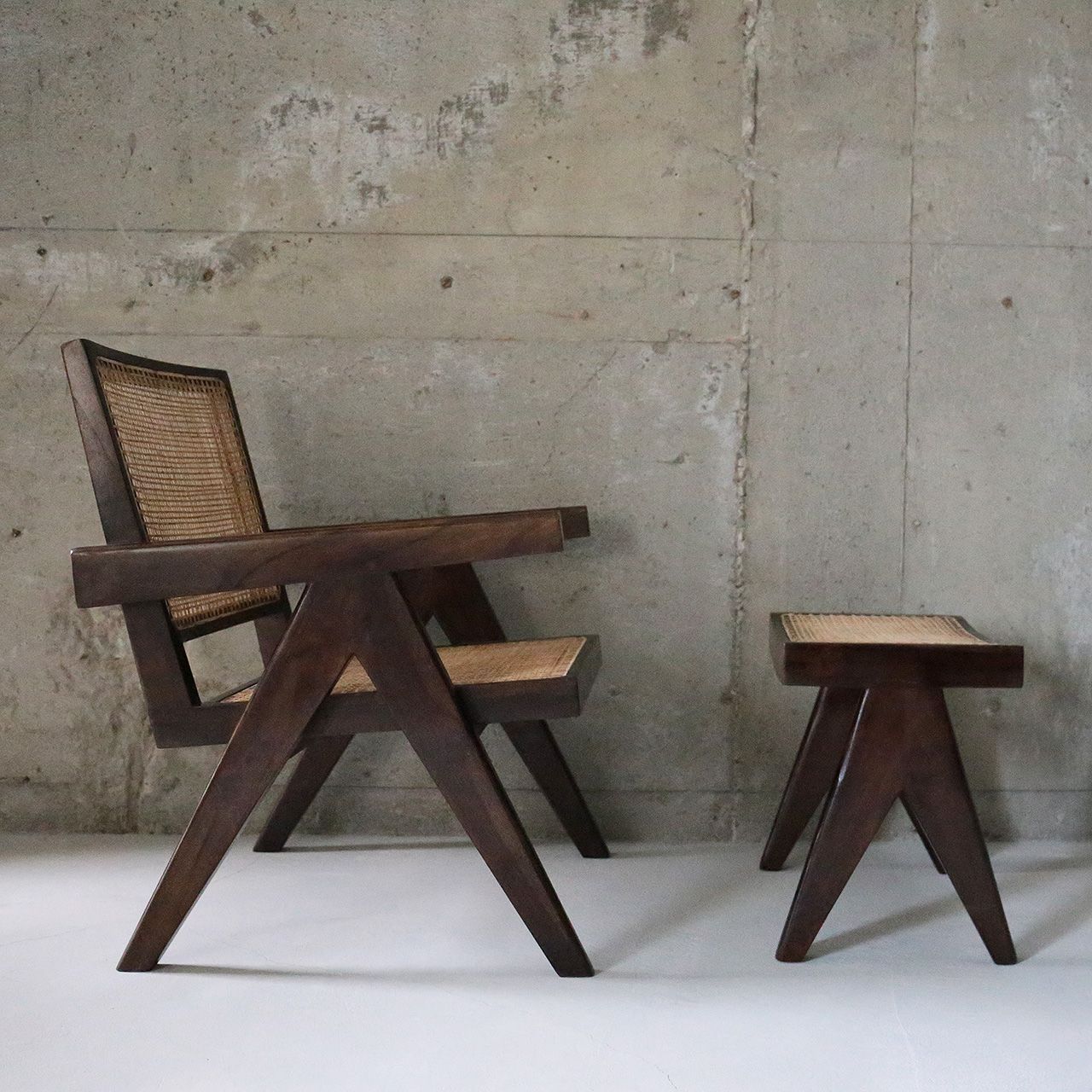 ピエール・ジャンヌレ スツール オットマン ラタン 古材 チーク 椅子 ブラウン Pierre Jeanneret Low Cane Stool リプロダクト ピエールジャンヌレ ル・コルビュジエ インダストリアル レトロ 男前 カフェ インド おしゃれ