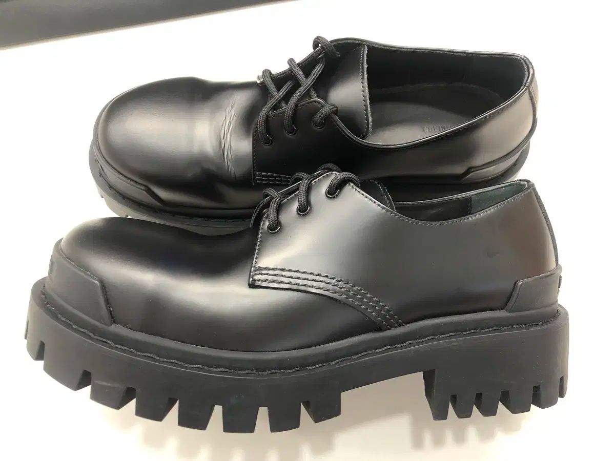 【完売必至】バレンシアガ■存在感のあるダービーシューズ ダービーシューズ BALENCIAGA(バレンシアガ) - 海外通販のBUYMA