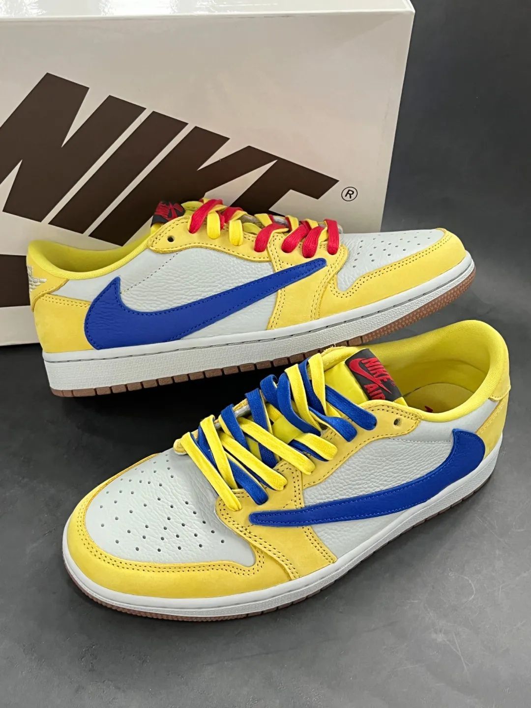 値下げします 新品ナイキ スニーカー Fragment x Travis Scott x Air Jordan 1 Low 並行輸入品