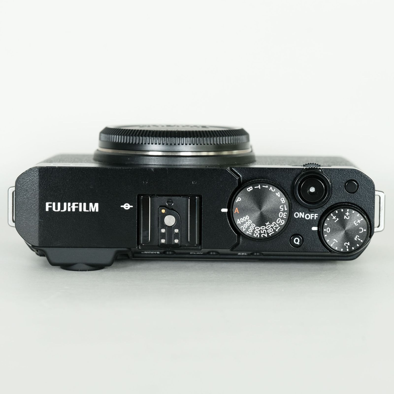 良品｜シャッター数5,572回｜サムレスト付] FUJIFILM X-E4